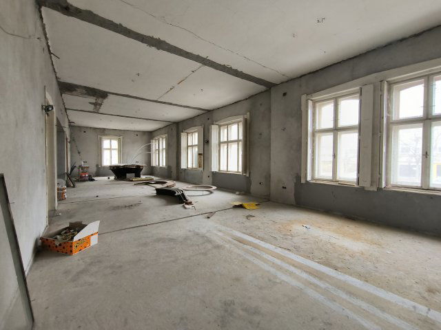 Eladó üzlethelyiség, Hódmezővásárhelyen 99.9 M Ft