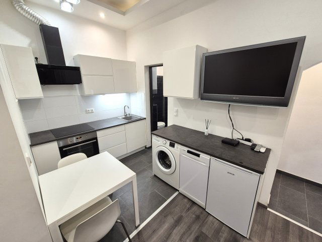 Kiadó téglalakás, albérlet, VII. kerületben, Rózsa utcában