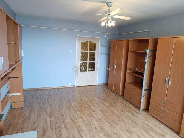 Eladó panellakás, Kecskeméten 33.9 M Ft, 1 szobás