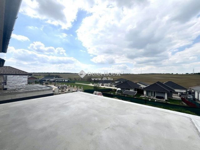 Eladó ikerház, Pécelen 122 M Ft, 5 szobás / költözzbe.hu