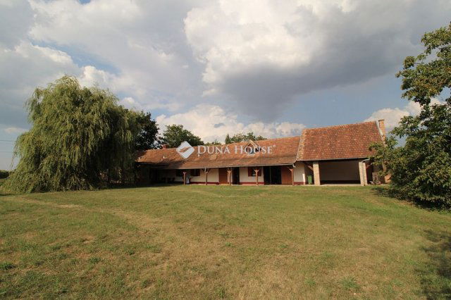 Eladó családi ház, Olaszfán 51.398 M Ft, 4 szobás