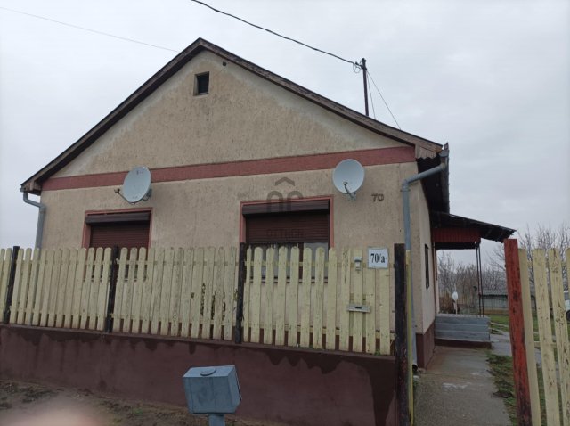 Eladó családi ház, Konyáron 24.5 M Ft, 2 szobás