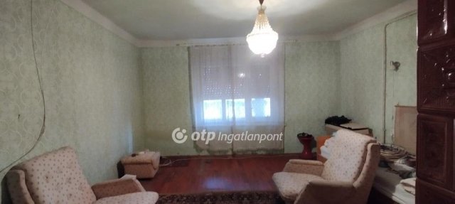 Eladó családi ház, Jászberényben 24.7 M Ft, 3 szobás