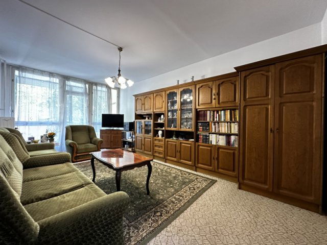 Eladó panellakás, Pécsett, Sarolta utcában 48 M Ft, 3 szobás