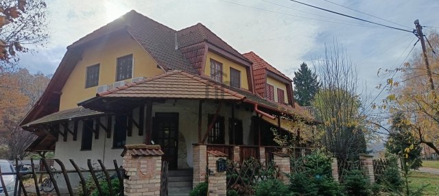 Eladó nyaraló, Tiszafüreden 75 M Ft, 5 szobás