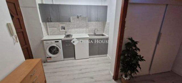 Eladó téglalakás, Budapesten, XIII. kerületben 45 M Ft, 1 szobás