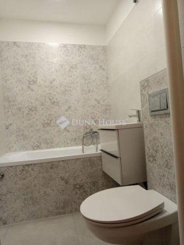 Eladó panellakás, Pécsett 44.9 M Ft, 2 szobás