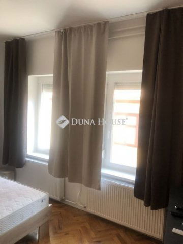 Kiadó téglalakás, albérlet, Pécsett 260 E Ft / hó, 2 szobás