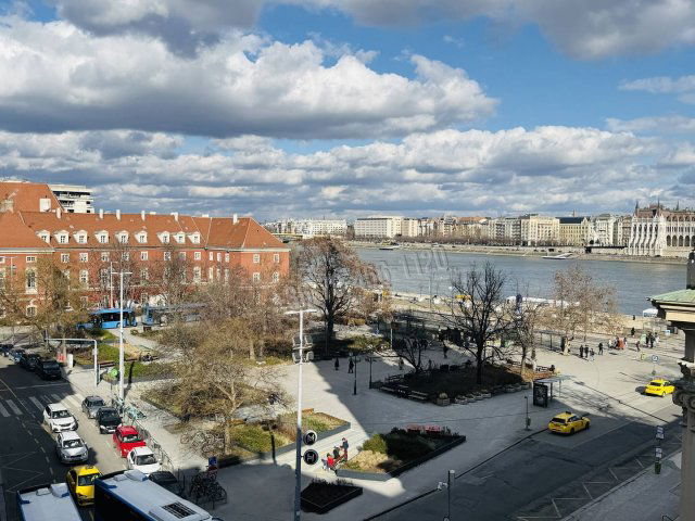 Kiadó téglalakás, albérlet, Budapesten, I. kerületben, 3 szobás