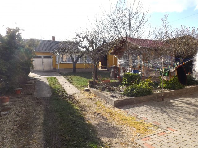 Eladó családi ház, Csurgón 55 M Ft, 5 szobás