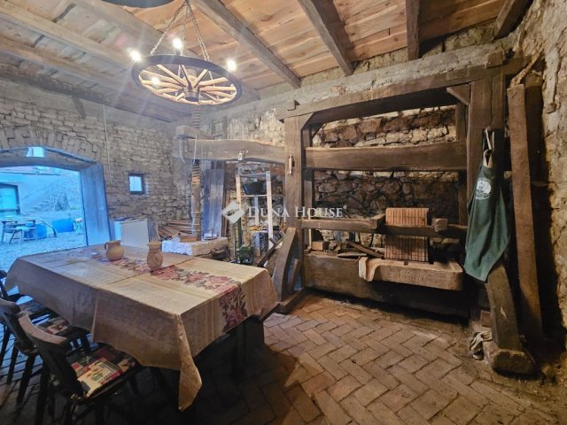 Eladó telek, Nyergesújfaluban 8.5 M Ft / költözzbe.hu