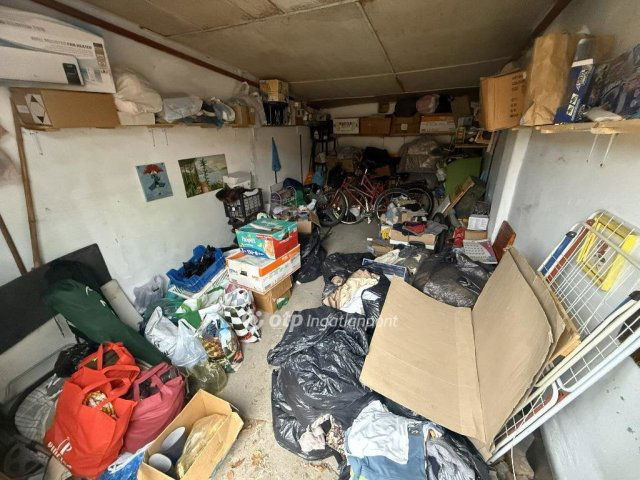 Eladó garázs, Hódmezővásárhelyen 5.9 M Ft