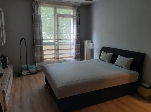 Eladó panellakás, Pécsett, Zsuzsanna utcában 38.3 M Ft