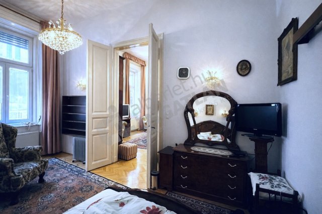 Kiadó téglalakás, albérlet, VI. kerületben, Paulay Ede utcában