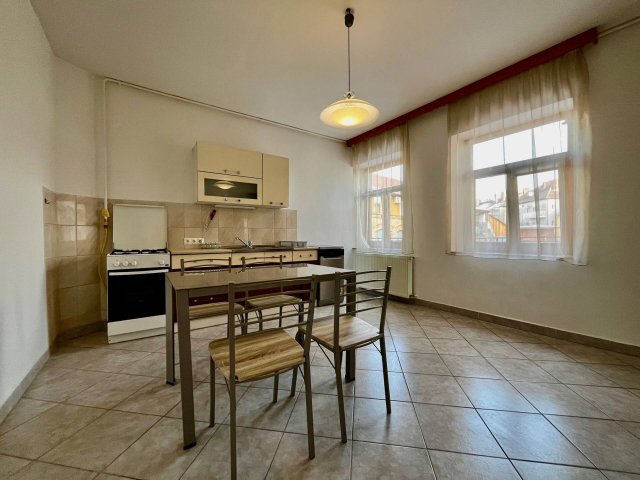 Eladó téglalakás, Pécsett 69.9 M Ft, 2 szobás