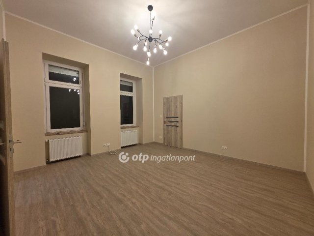 Eladó téglalakás, Budapesten, VIII. kerületben 79.2 M Ft