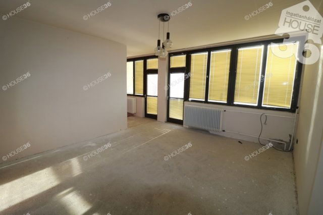 Eladó téglalakás, Kiskőrösön 37.5 M Ft, 5 szobás