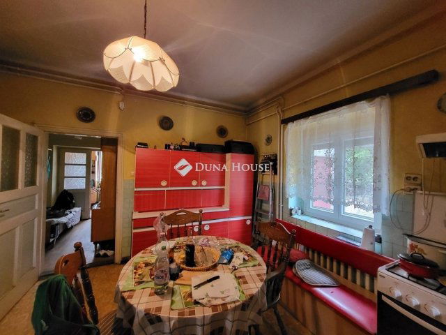 Eladó családi ház, Csákberényben 35 M Ft, 2 szobás