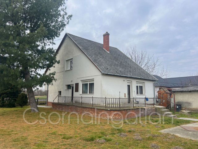 Eladó családi ház, Egyeden 38 M Ft, 4 szobás
