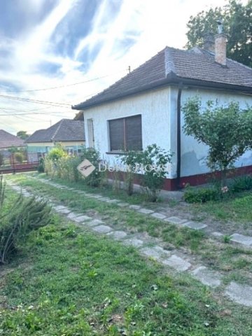 Eladó családi ház, Tápiószelén 35.9 M Ft, 2 szobás