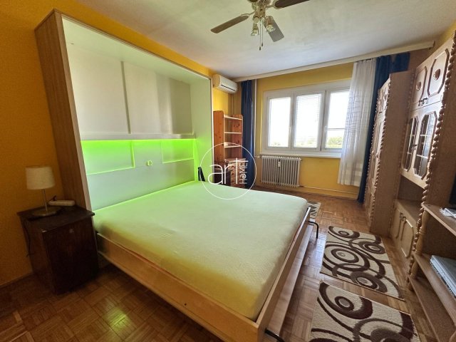 Kiadó panellakás, albérlet, Szegeden 150 E Ft / hó, 2 szobás