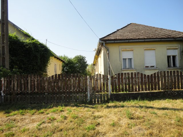 Eladó családi ház, Gávavencsellőn 10.8 M Ft, 2 szobás