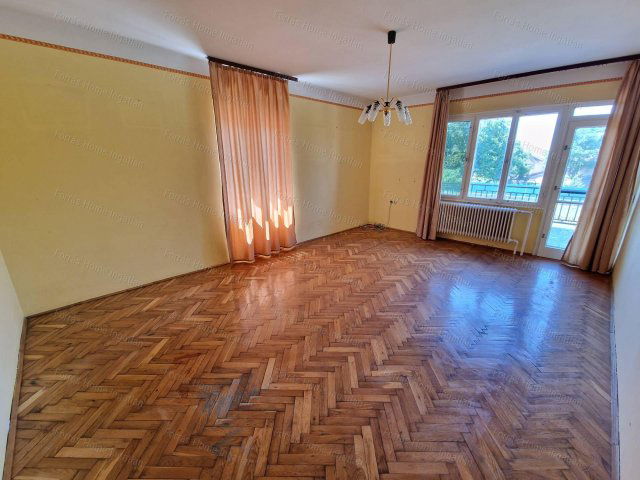 Eladó családi ház, Tatán 59 M Ft, 3 szobás