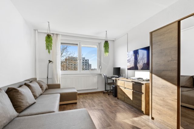 Eladó panellakás, Tatabányán 39 M Ft, 3 szobás