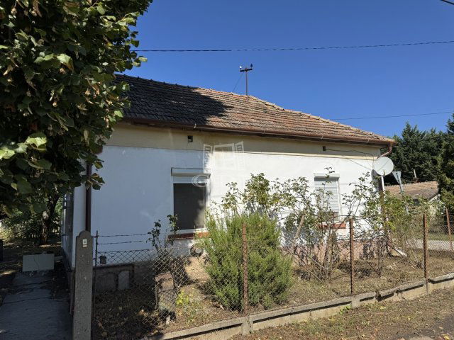 Eladó családi ház, Abában 29.9 M Ft, 2 szobás