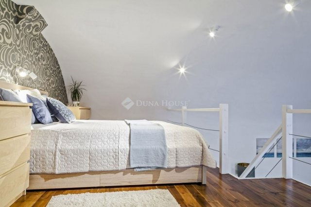 Eladó téglalakás, Budapesten, VII. kerületben 71.9 M Ft