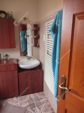 Kiadó családi ház, albérlet, Naszályon 700 E Ft / hó, 5 szobás