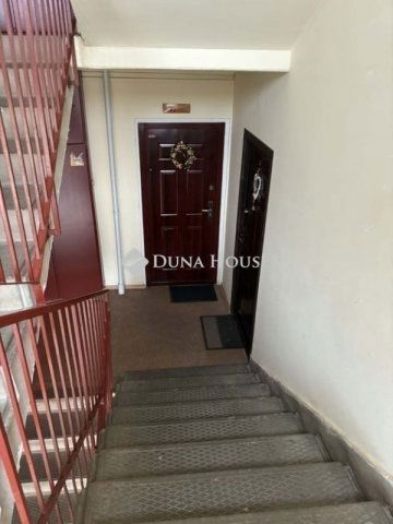 Eladó téglalakás, Pécsett 59.9 M Ft, 3 szobás