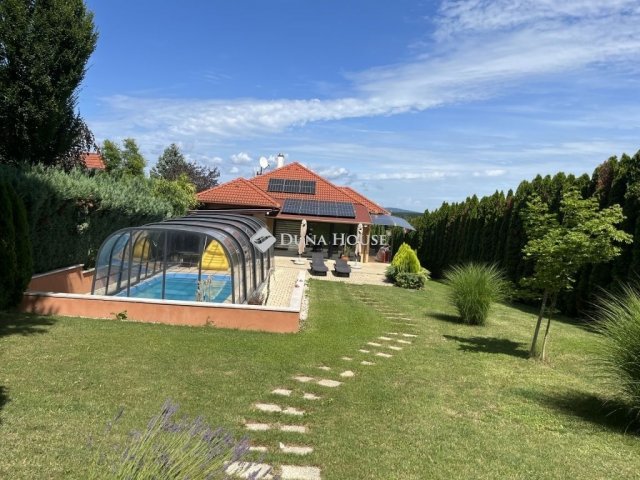 Eladó családi ház, Alsópáhokon 180 M Ft, 5 szobás