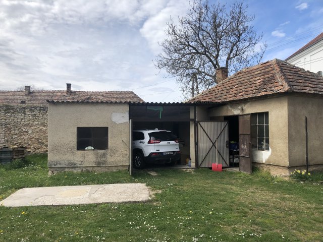 Eladó családi ház, Nyirádon 63 M Ft, 3 szobás