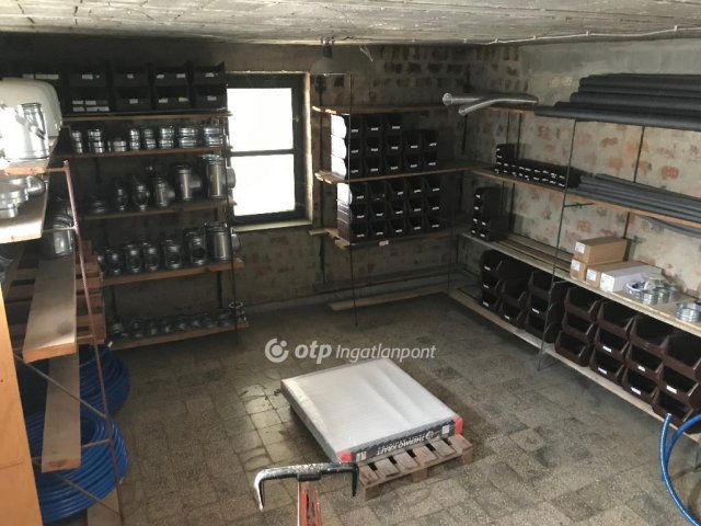 Eladó ipari ingatlan, Komlón 65.96 M Ft / költözzbe.hu