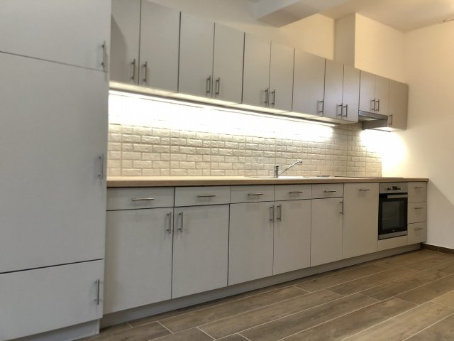Kiadó családi ház, albérlet, Győrújbaráton 230 E Ft / hó