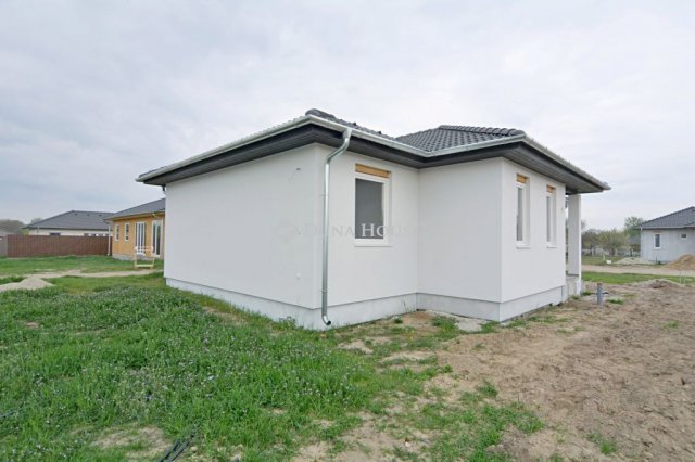 Eladó családi ház, Kecskeméten 86.9 M Ft, 4 szobás