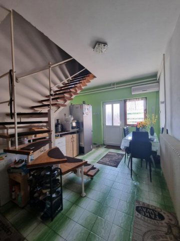 Eladó családi ház, Pápán 39.99 M Ft, 4+1 szobás