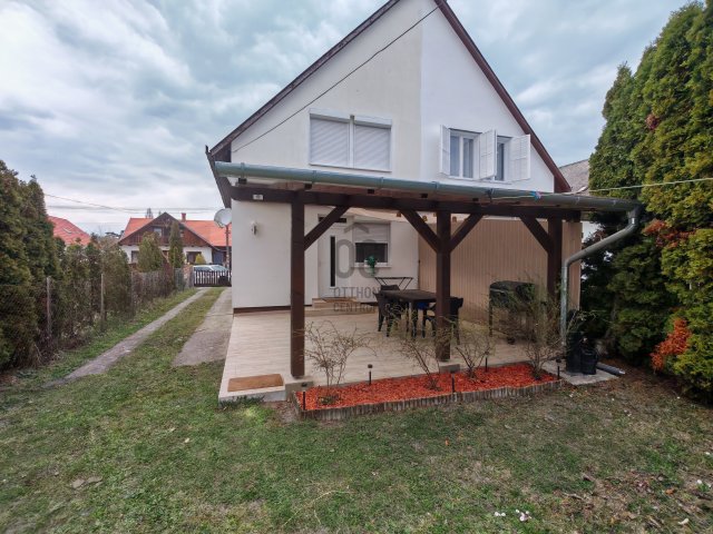 Eladó nyaraló, Balatonlelleén 69.9 M Ft, 5 szobás
