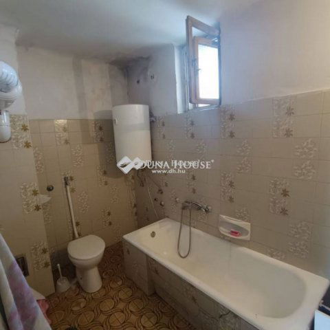 Eladó családi ház, Izsákon 17.9 M Ft, 4 szobás