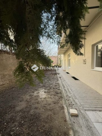 Eladó téglalakás, Pécsett 82.9 M Ft, 3 szobás