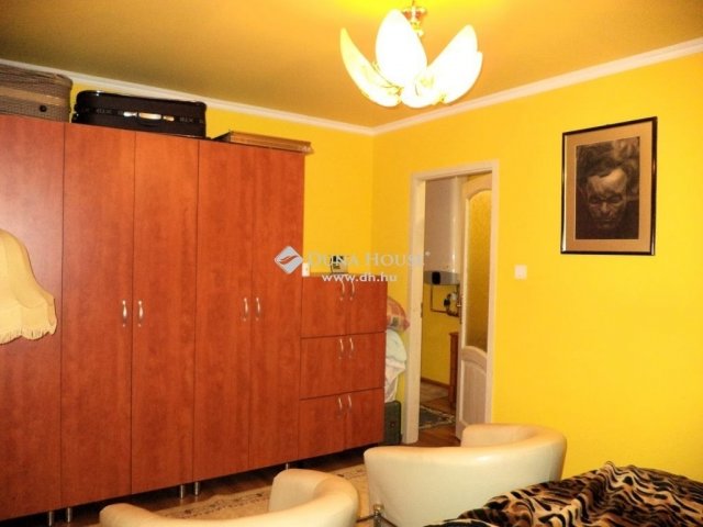 Eladó ikerház, Kápolnásnyéken 95.9 M Ft, 3 szobás