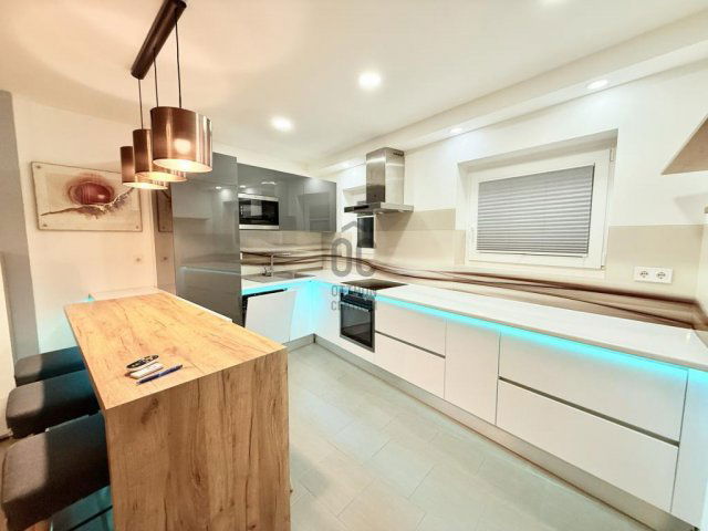 Eladó téglalakás, Budapesten, VI. kerületben 149.9 M Ft