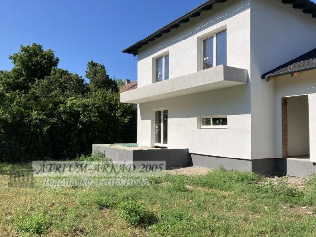 Eladó ikerház, Érden 122.5 M Ft, 5 szobás / költözzbe.hu