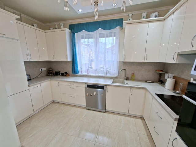 Eladó családi ház, Budapesten, XV. kerületben 189 M Ft, 4 szobás