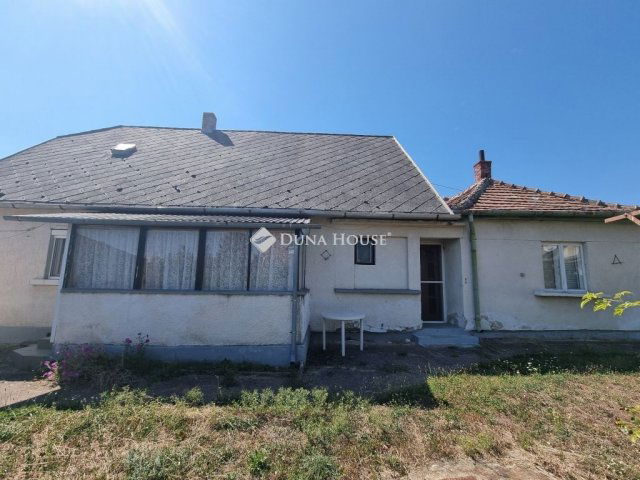 Eladó családi ház, Vonyarcvashegyen 54.9 M Ft, 4 szobás