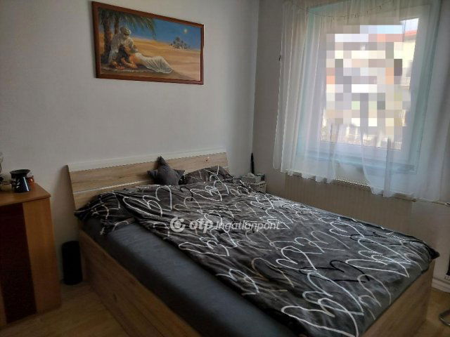 Eladó téglalakás, Mosonmagyaróváron 65.5 M Ft, 3+1 szobás