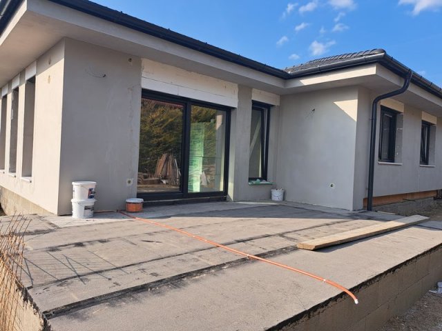 Eladó ikerház, Sóskúton 137.9 M Ft, 4 szobás