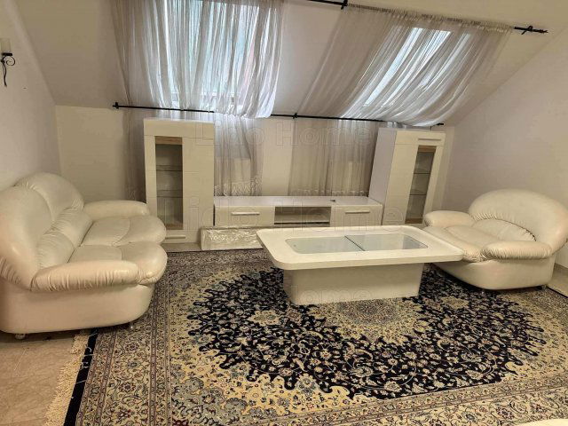 Eladó családi ház, Balatonfőkajáron 89.9 M Ft, 5 szobás