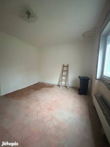 Eladó családi ház, Rábatamásin 27 M Ft, 2 szobás